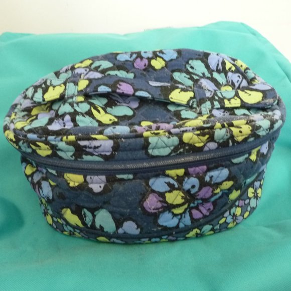 Makeup Bag - Picture 2 of 4